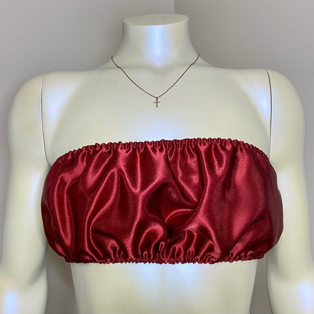 Burgundy strapless bandeau crop top